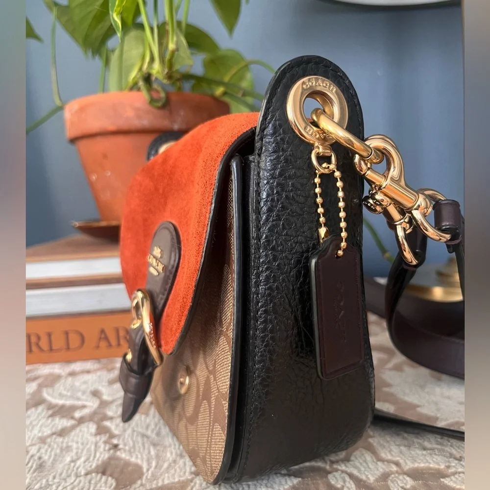 Coach Kleo compact crossbody suede and leather shoulder bag - Picture 4 of 12